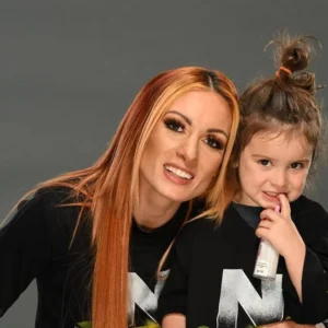 Read more about the article Roux Lopez: Daughter of WWE Becky Lynch and Seth Rollins